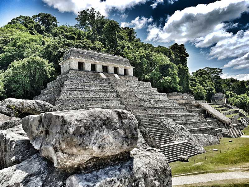 Ruínas de uma pirâmide em Palenque em Chiapas, México. Imagem via Pixabay