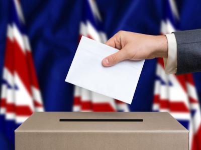 Votação nas urnas por andriano_cz via Adobe Stock